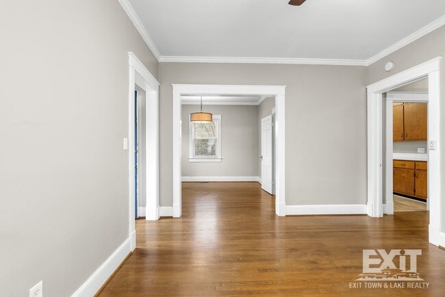 Building Photo - 3 Bedroom 1 Bathroom Home