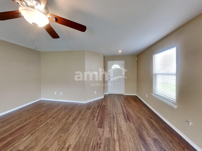 Building Photo - 5325 Mathra Dr