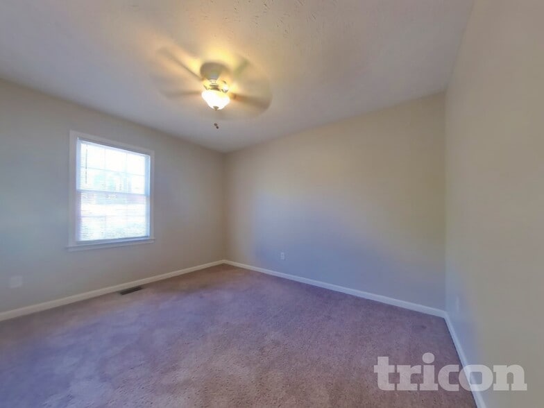 Building Photo - 891 Old Farm Walk