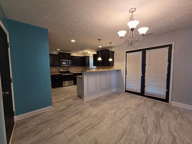 Building Photo - 103 Flag Dr