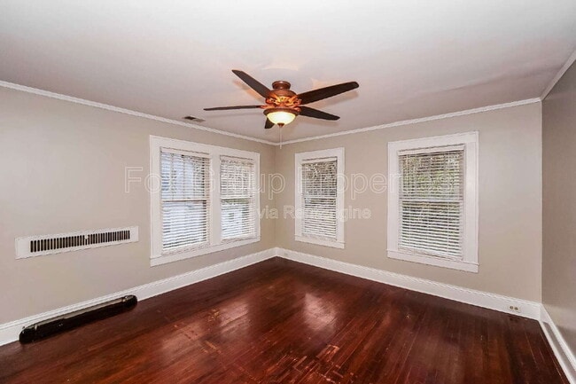 Building Photo - 332 W McLelland Ave