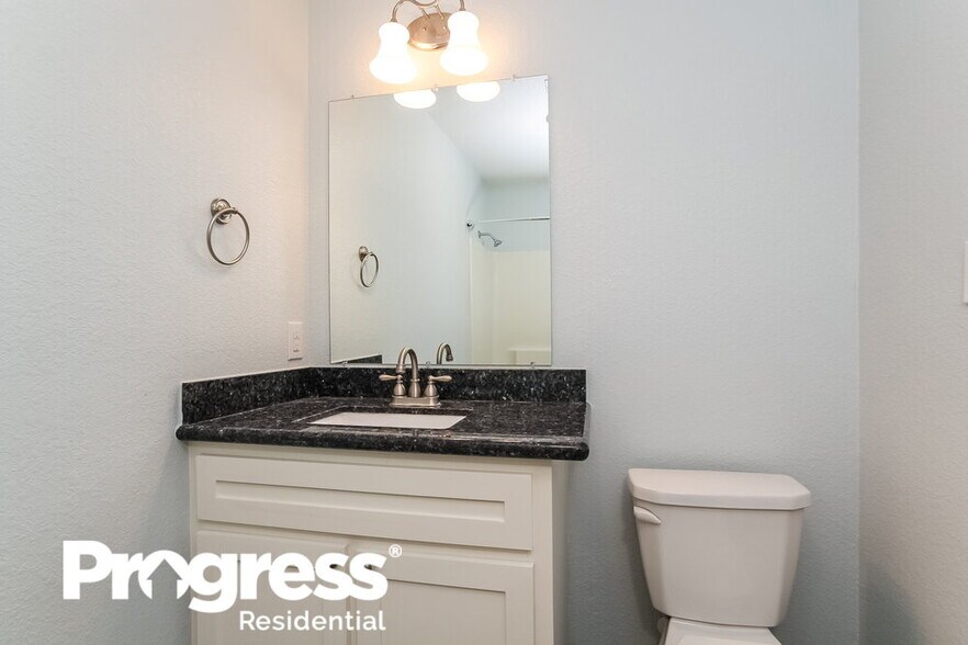 Building Photo - 1140 Glenda St