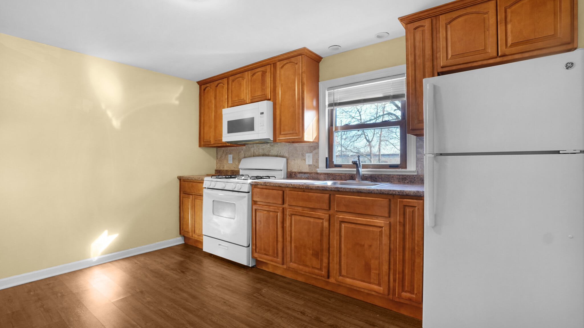 Building Photo - 727 Jaques Ave