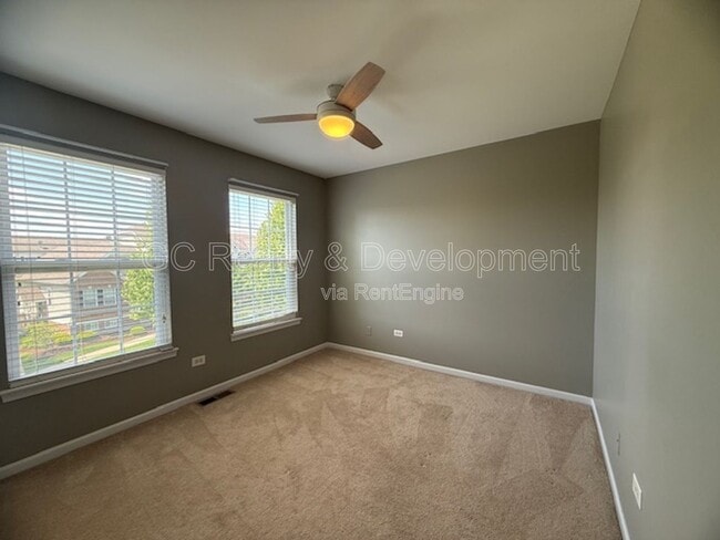 Building Photo - 112 Lakeshore Dr