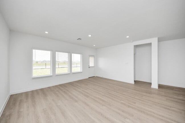 Building Photo - 8550 Tropical Breeze Wy