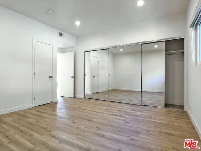 Building Photo - 1900 Silver Lake Blvd