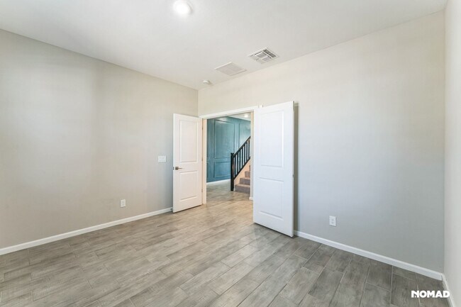 Building Photo - Spacious 5BR House in Casa Grande