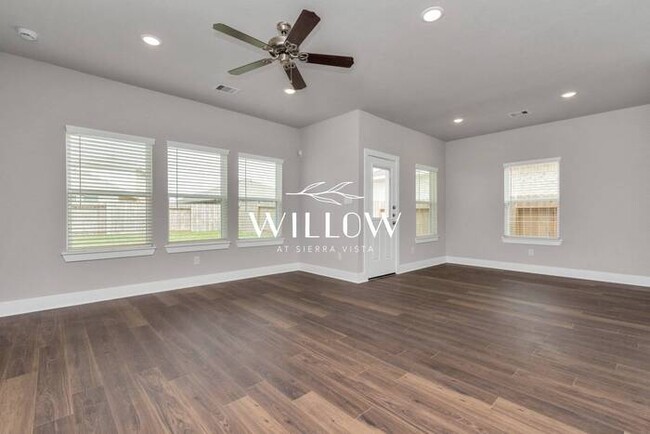 Building Photo - Spacious 4-Bedroom Home – 6 Weeks FREE Rent!