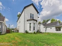 Building Photo - 1919 Center St