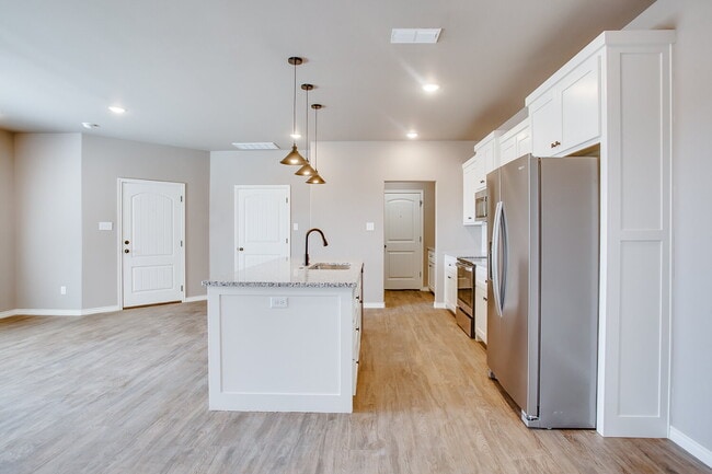Building Photo - Like-New Construction 3/2/2 in Shallowater!
