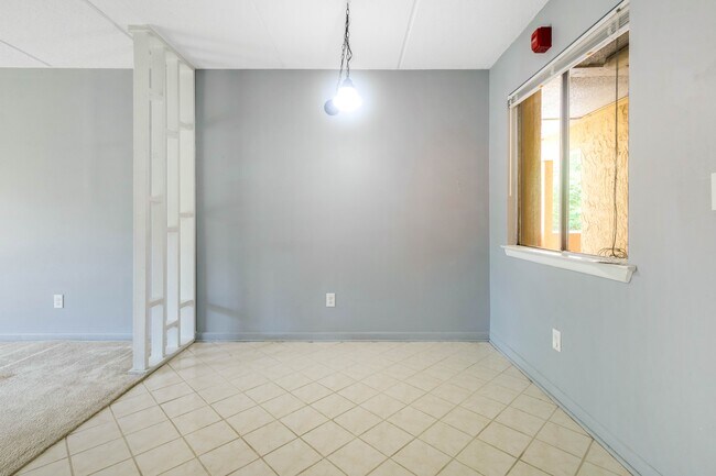 Building Photo - 209 W Miracle Strip Pkwy