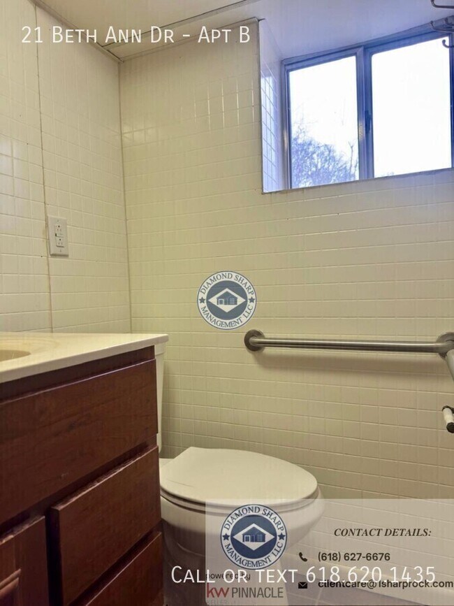 Building Photo - 21 Beth Ann Dr