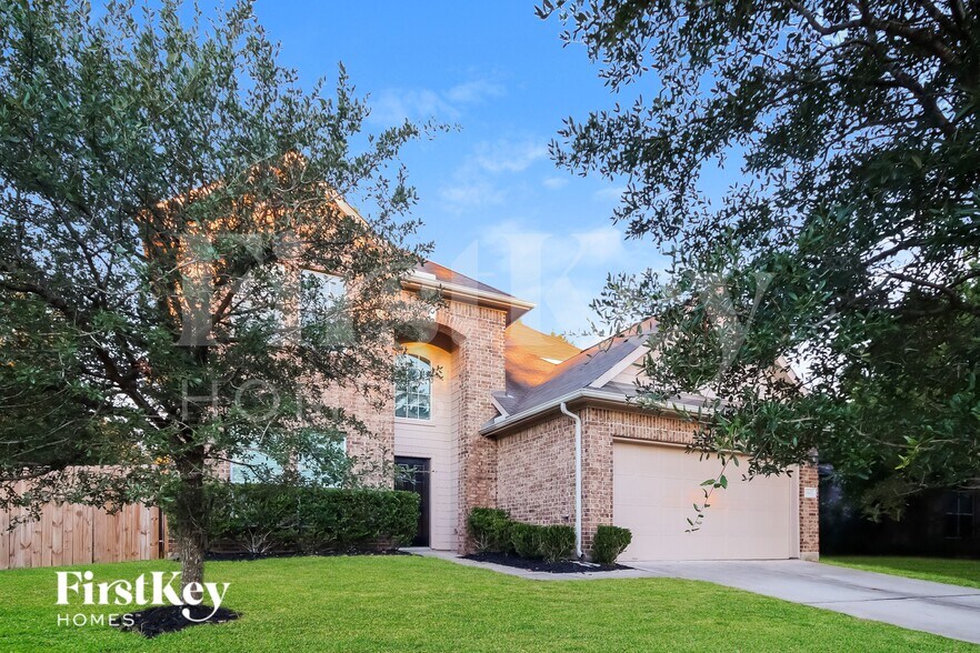 Building Photo - 28603 Hidden Lake W