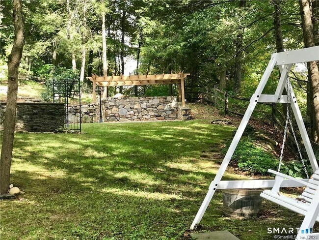 Building Photo - 40 Wilridge Rd