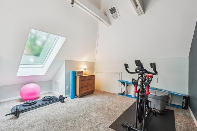 Building Photo - Beautiful 1BR/Loft at Rock Creek Garden Co...