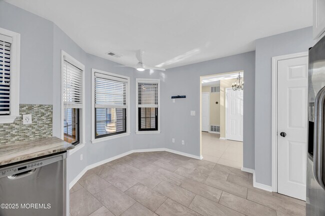 Building Photo - 45 Rawson Cir