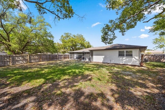 Building Photo - 520 Balsawood Ct