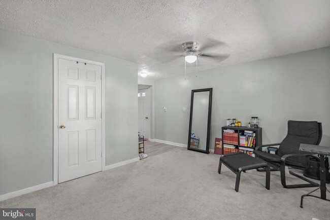 Building Photo - 38426 Laurel Ridge Ct