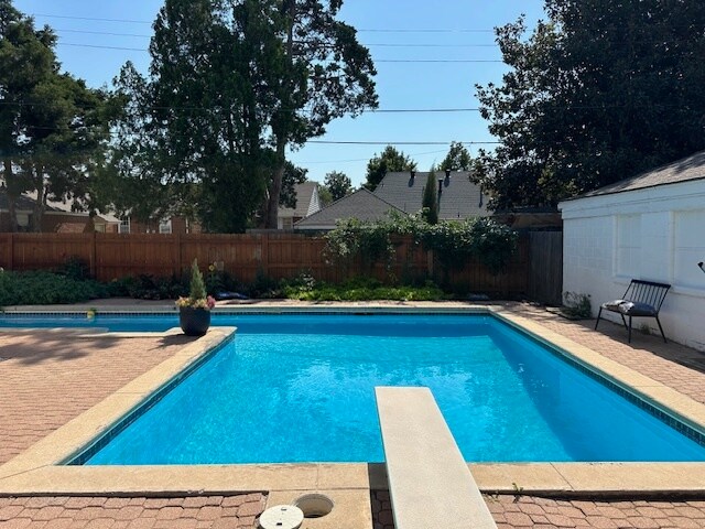 Building Photo - 212 Edgemere Ct