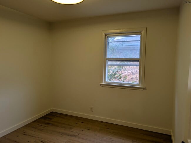 Building Photo - 1311 Amherst St