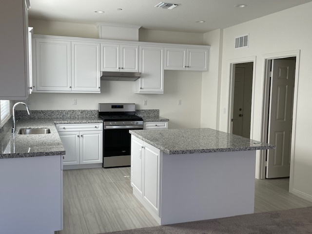 Building Photo - 13758 Carver Ct