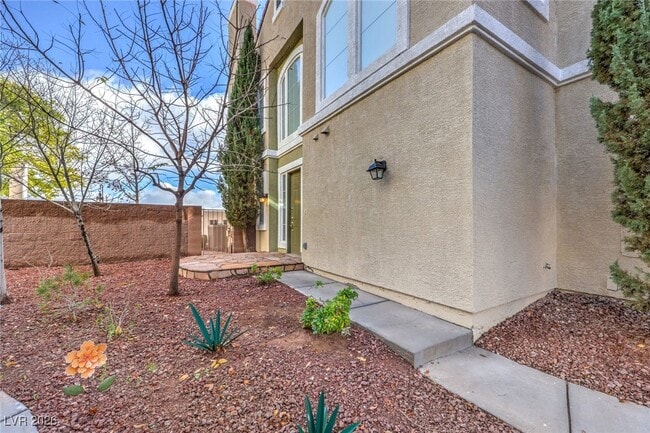 Building Photo - 952 Coatbridge St