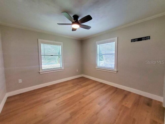 Building Photo - 219 Darst Ave