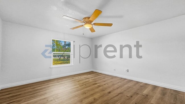 Building Photo - 4109 N Cornelia Ave