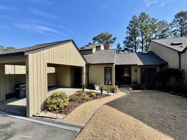 Building Photo - 7 Pinehurst Villas