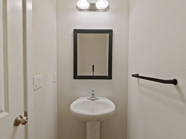 Building Photo - Newer Construction 3 Bedroom House ~ NW Corvallis ~ Pet Friendly