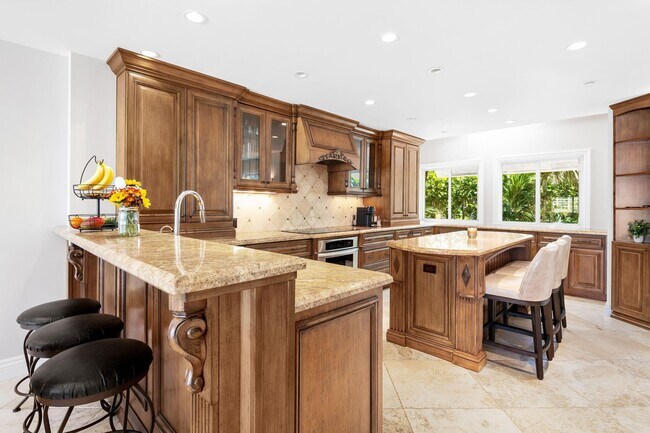 Building Photo - 555 S Ocean Blvd