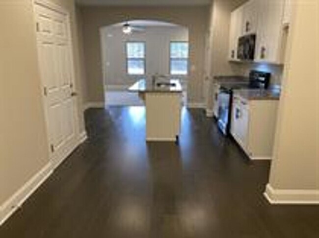 Building Photo - 247 Claremont Ct