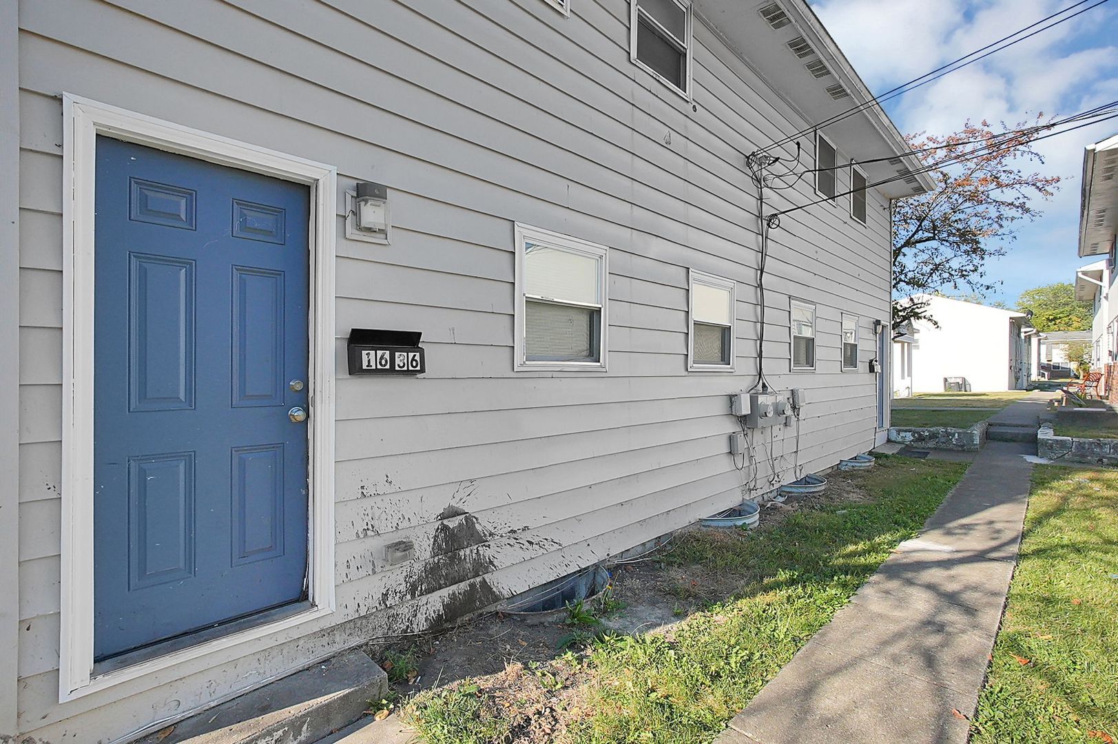 Building Photo - 1652 E 25th Ave