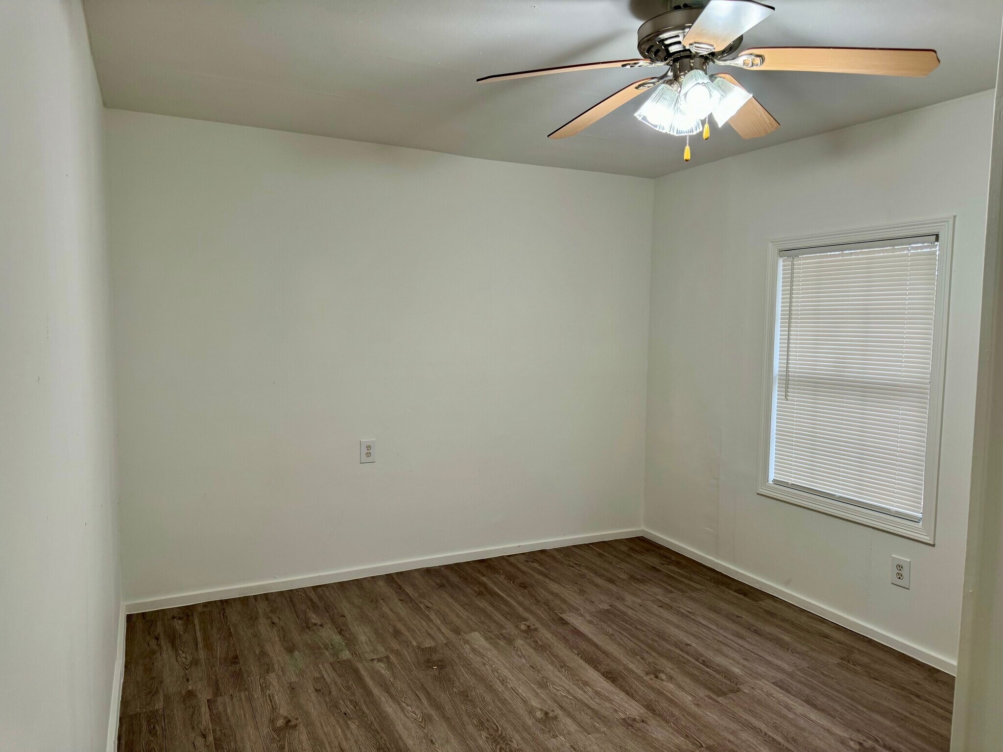 bedroom 2 - 3914 Ella Blvd