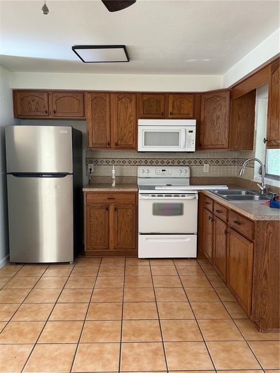 Building Photo - 22 N Lincoln Ave