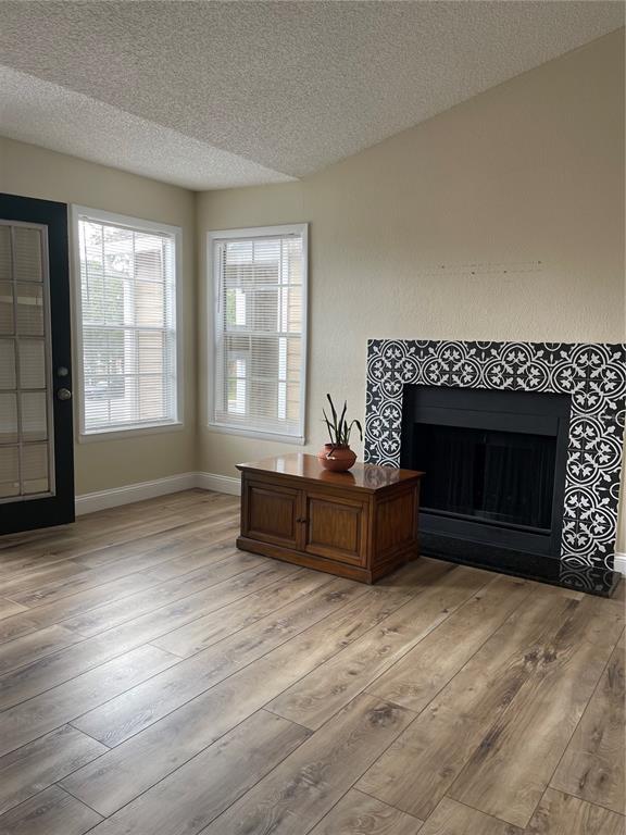 Building Photo - 4367 Thornbriar Ln