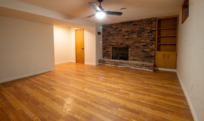 Building Photo - 4 Bed 3 Bath 2 Car Garage