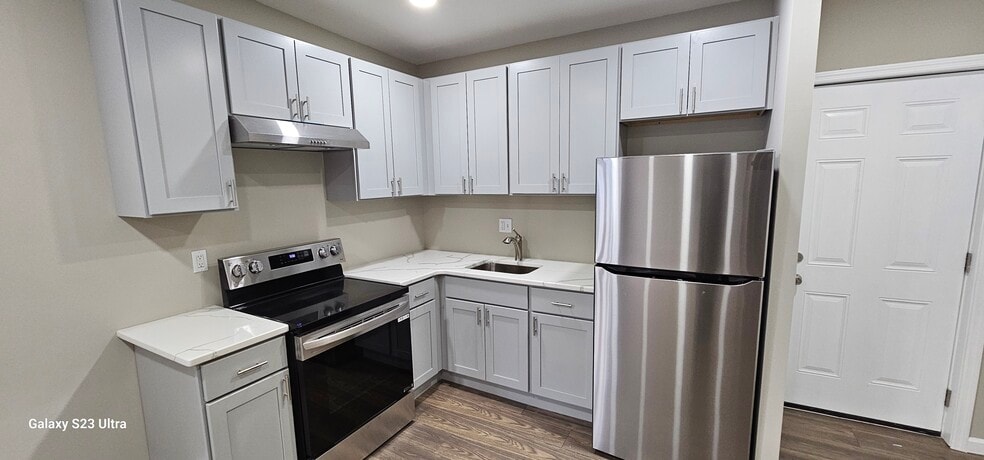 Building Photo - 718 Drexel Ave