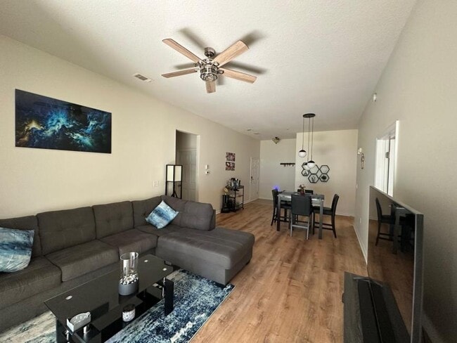 Building Photo - 3 bedroom in Jacksonville FL 32224