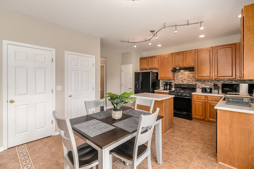 Building Photo - 2485 Red Hawk Ridge Ct