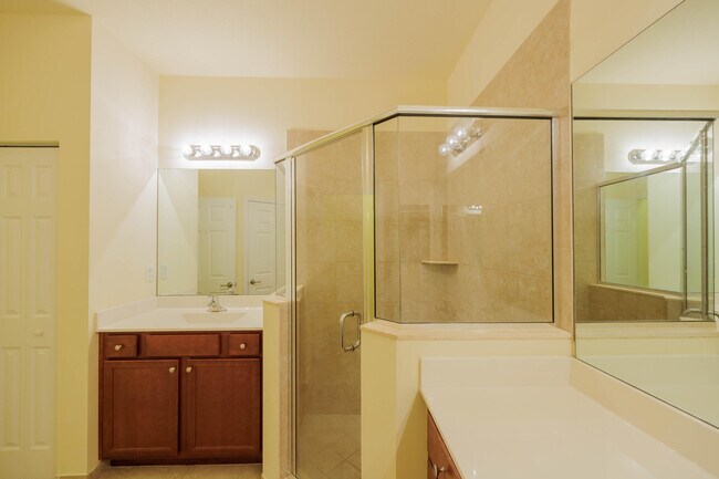 Building Photo - 5636 NW 58th Ln