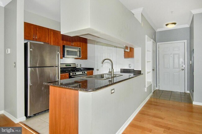 Building Photo - 12108 Garden Grove Cir