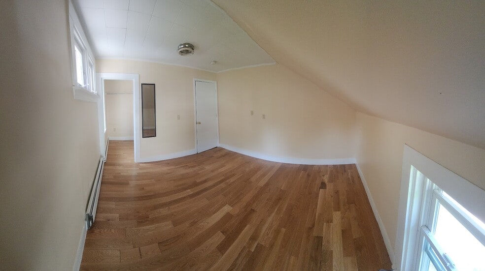 Building Photo - 21 Loomis St