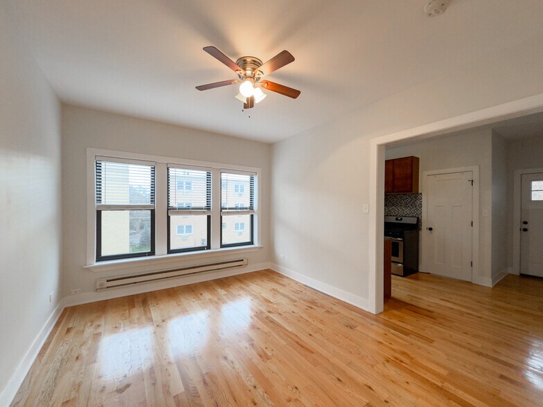 Building Photo - 1322 Oak Ave