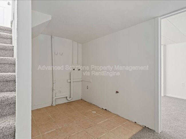 Building Photo - 1150 Simondi Ave