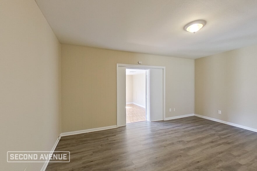 Building Photo - 1495 W Gulf Bank Rd