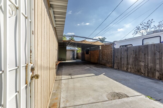 Building Photo - Charming Single-Family Home with Backyard Parking in Pacoima