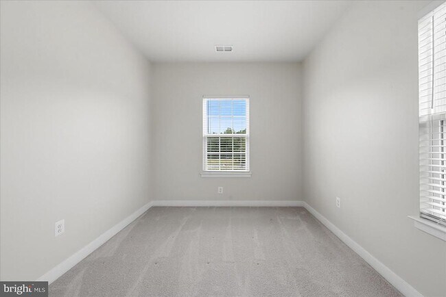 Building Photo - 1550 Adamson Wy