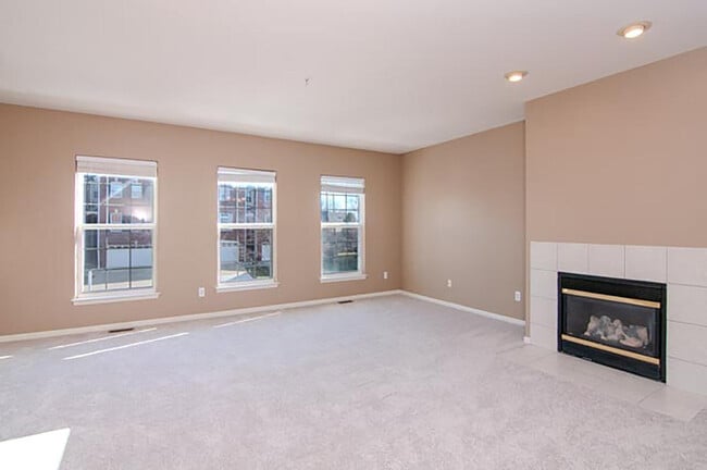 Building Photo - 448 Cherry Orchard Rd