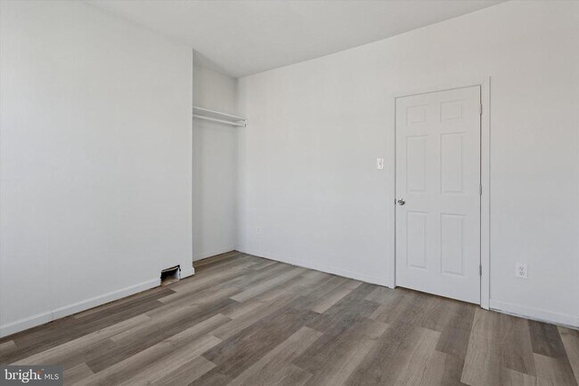 Building Photo - 2350 N Opal St